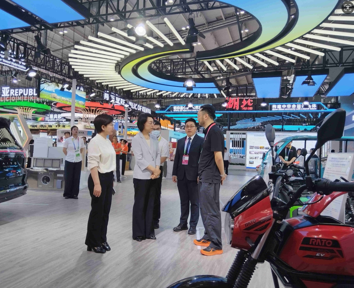 潤(rùn)通電摩新品亮相中非博覽會(huì)，引領(lǐng)綠色出行新潮流